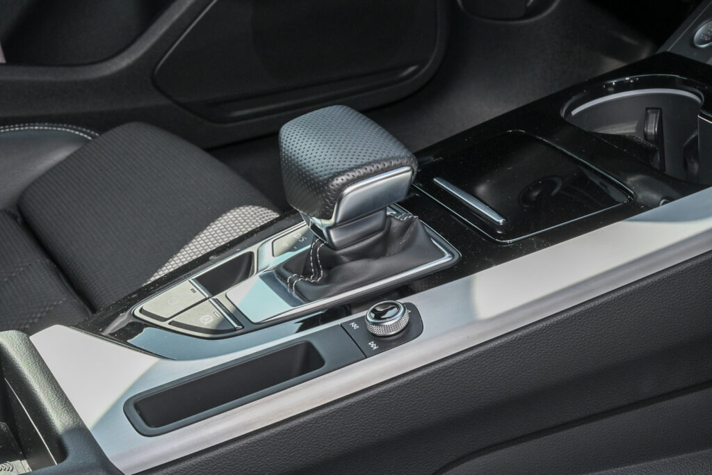Audi A4 Exposé-Bild 10