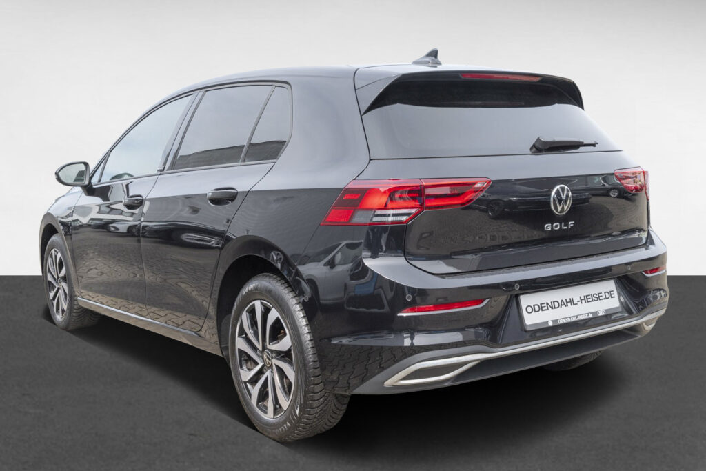 VW Golf Exposé-Bild 4