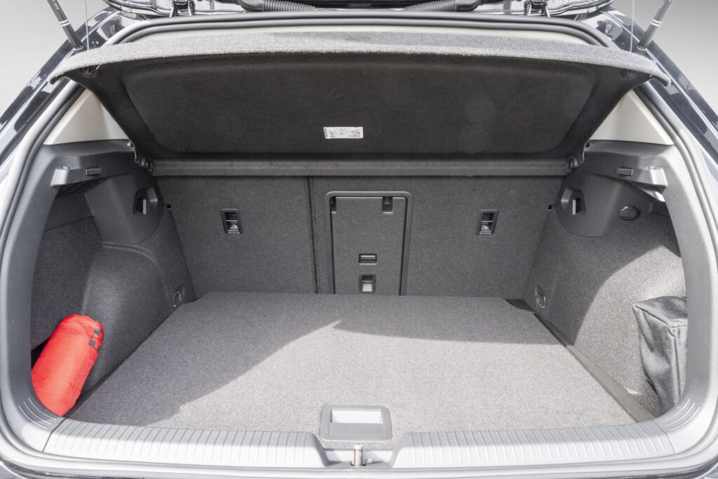 VW Golf Exposé-Bild 6