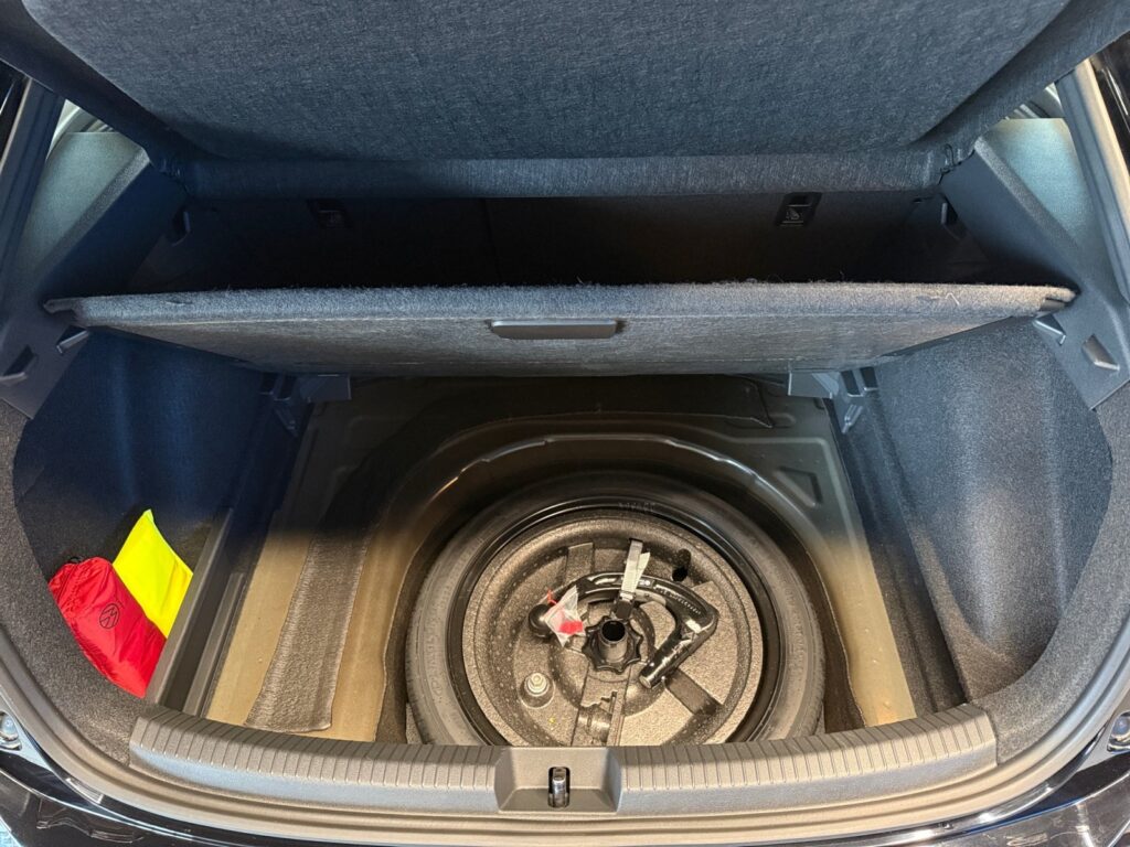 VW Taigo Exposé-Bild 18