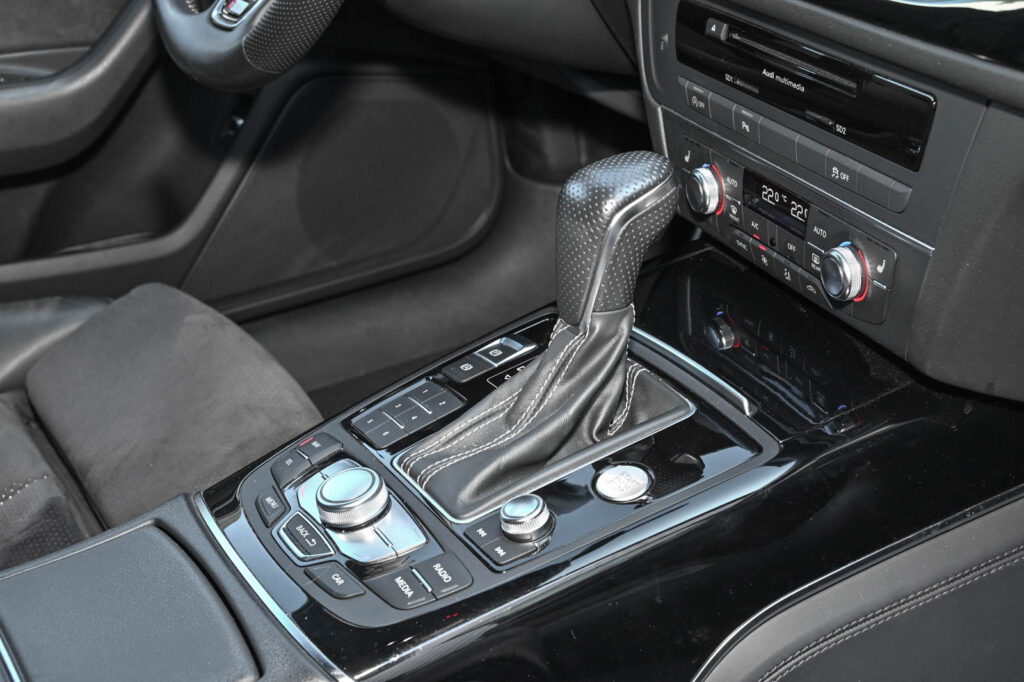 Audi A6 Exposé-Bild 9