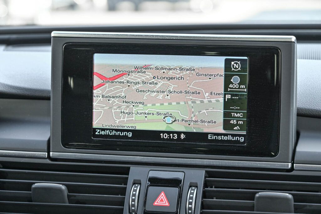 Audi A6 Exposé-Bild 14