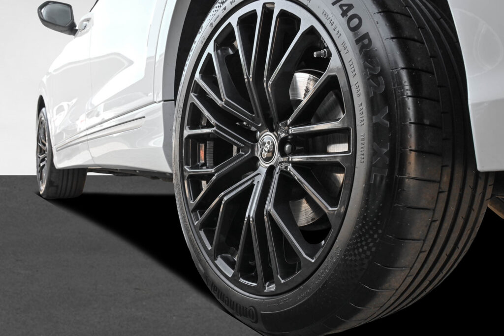 Audi Q8 Exposé-Bild 5