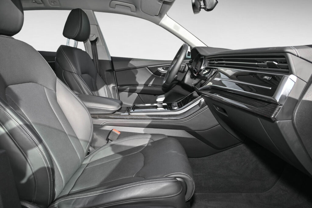 Audi Q8 Exposé-Bild 7