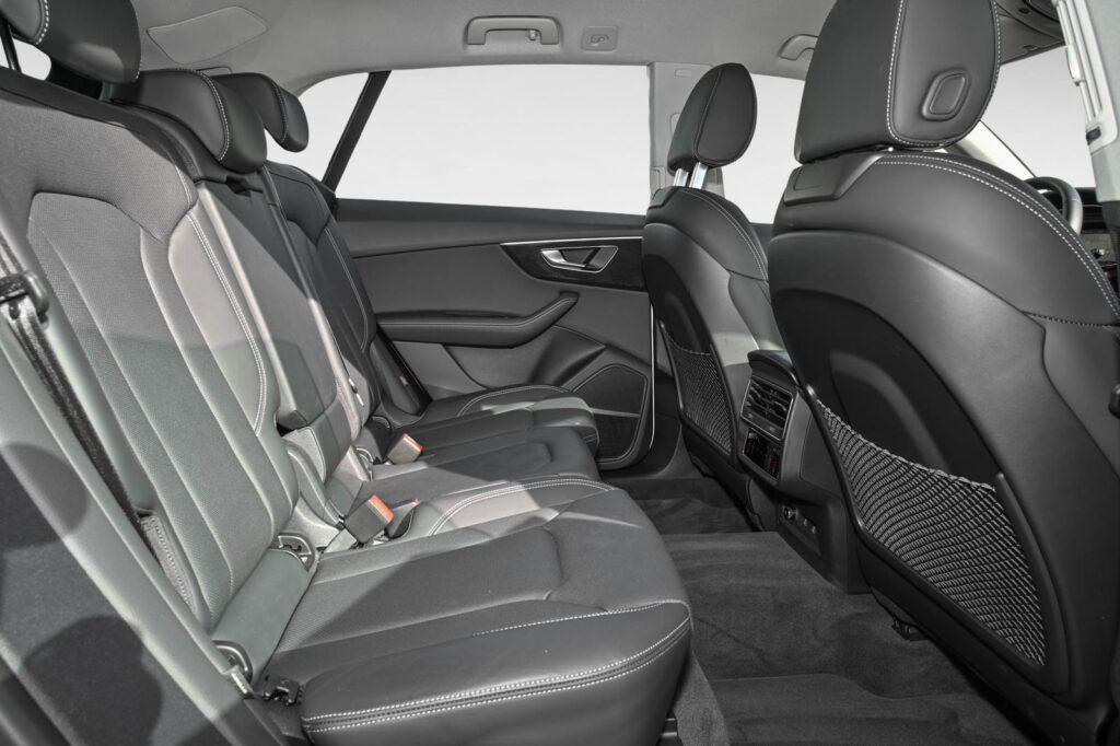 Audi Q8 Exposé-Bild 11