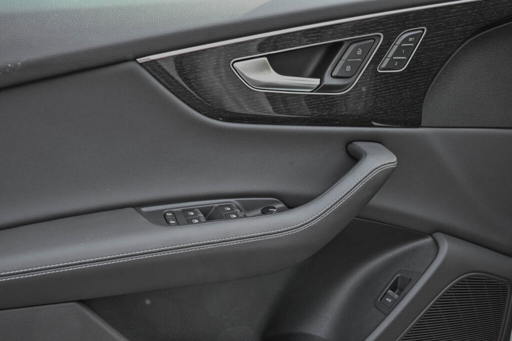 Audi Q8 Exposé-Bild 15