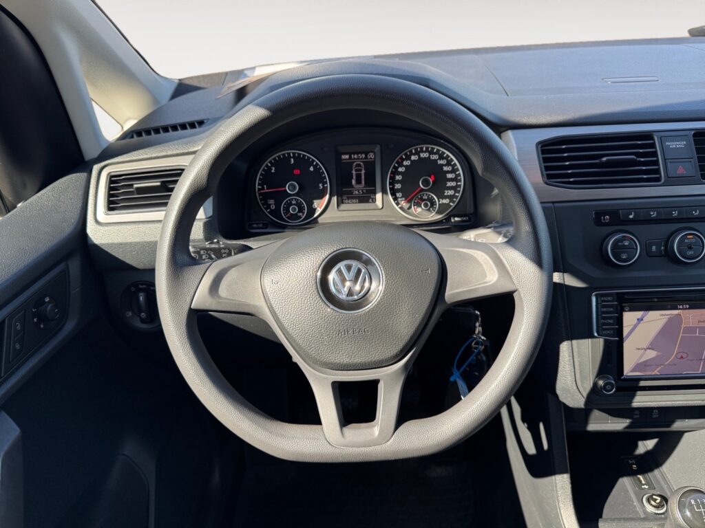 VW Caddy Exposé-Bild 12