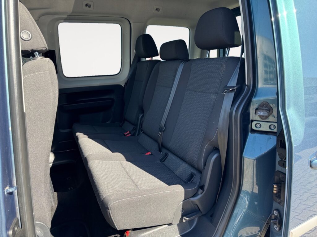 VW Caddy Exposé-Bild 13