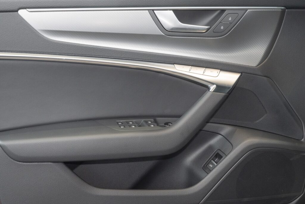 Audi A6 Exposé-Bild 15