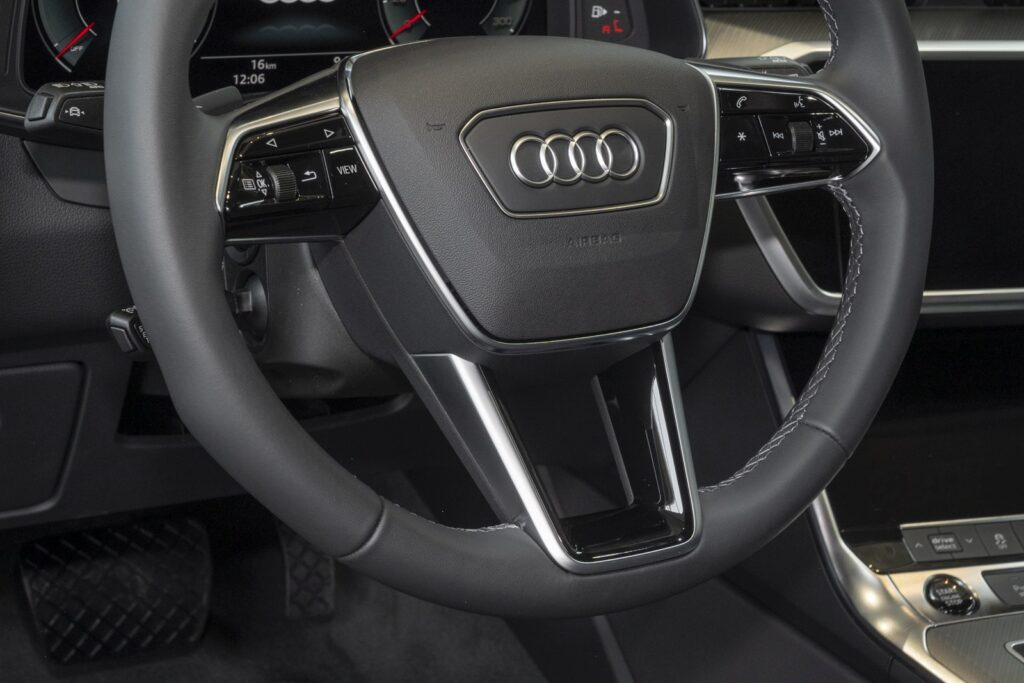 Audi A6 Exposé-Bild 16