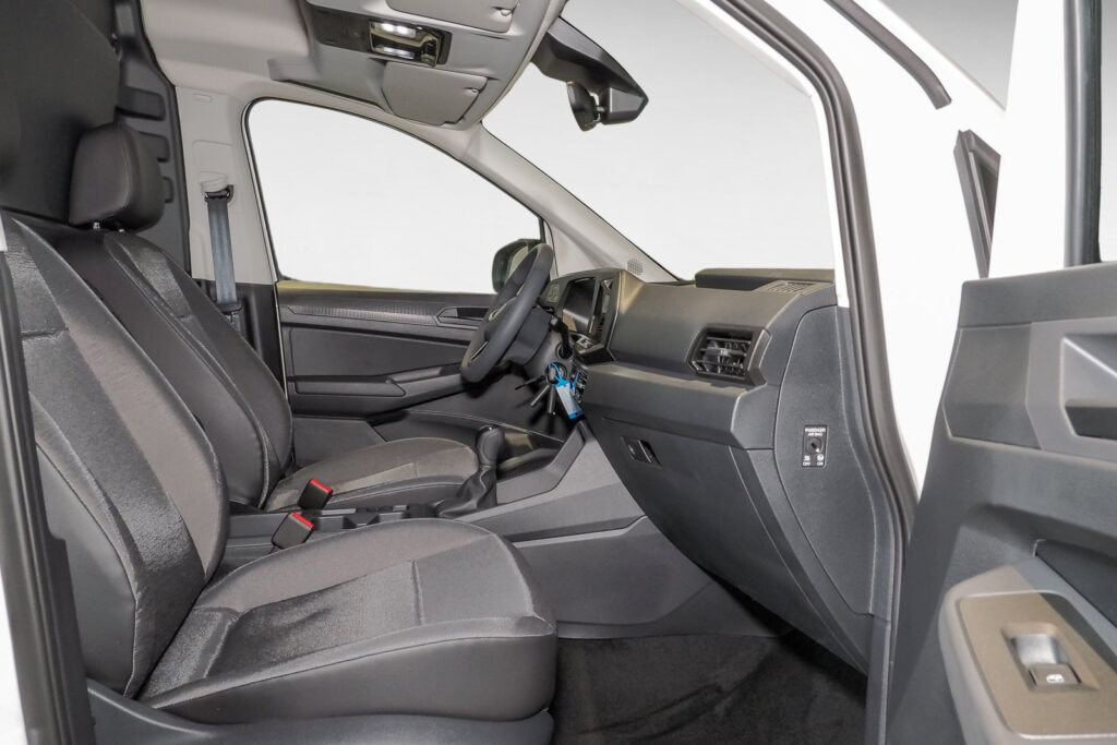 VW Caddy Maxi Exposé-Bild 8