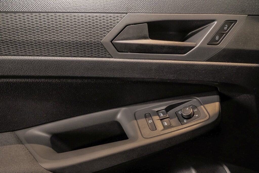 VW Caddy Exposé-Bild 15