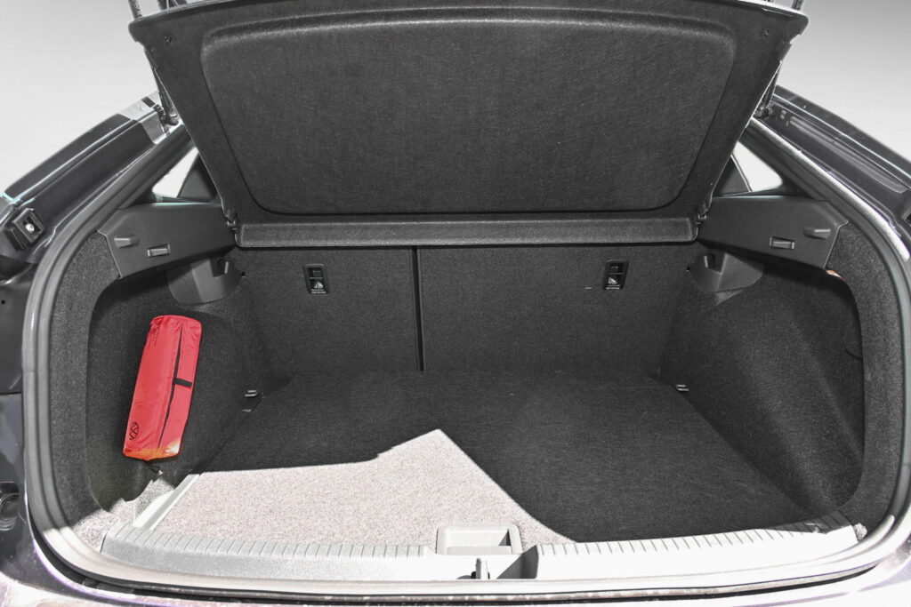 VW Taigo Exposé-Bild 6