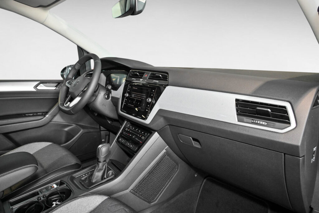 VW Touran Exposé-Bild 8