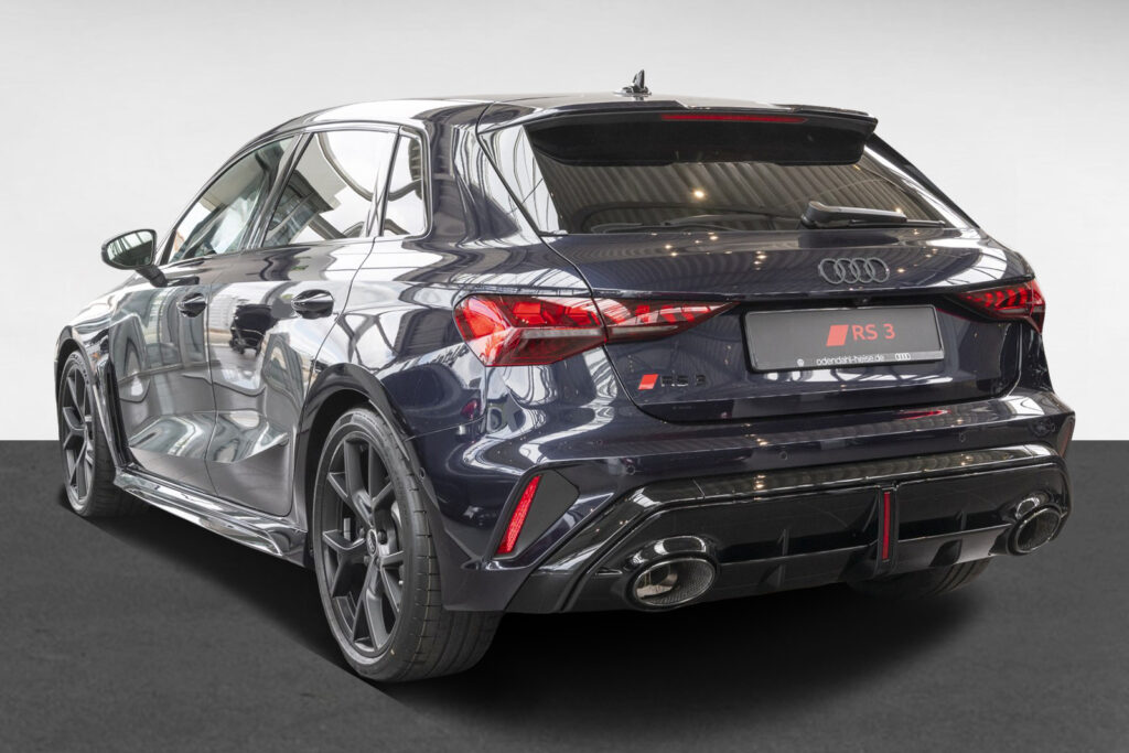 Audi RS3 Exposé-Bild 4