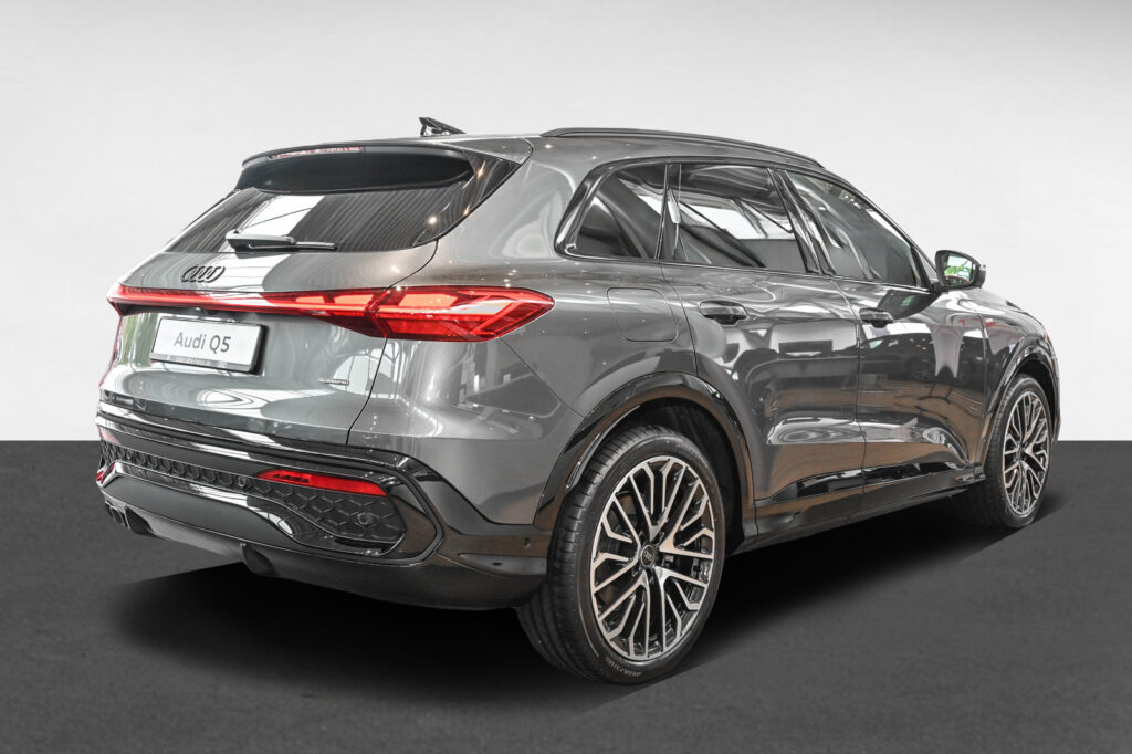 Audi Q5 Exposé-Bild 3