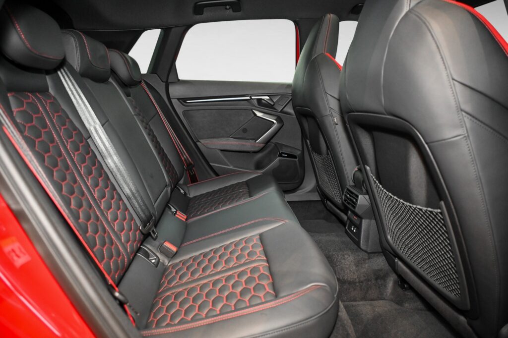 Audi RS3 Exposé-Bild 11
