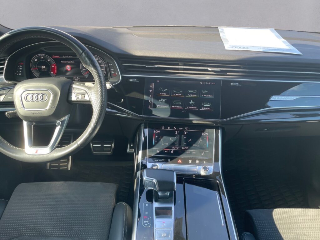 Audi Q7 Exposé-Bild 10