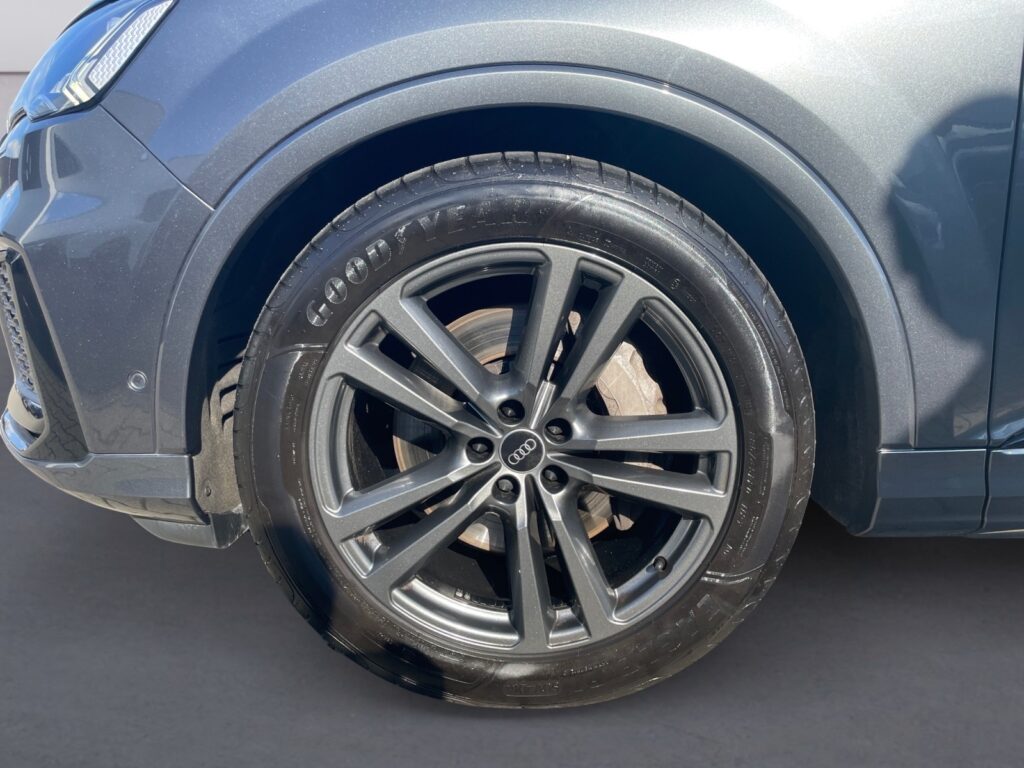 Audi Q7 Exposé-Bild 14