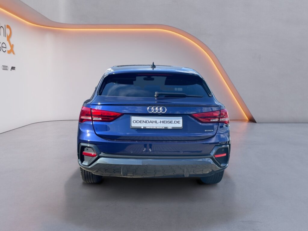 Audi Q3 Exposé-Bild 4