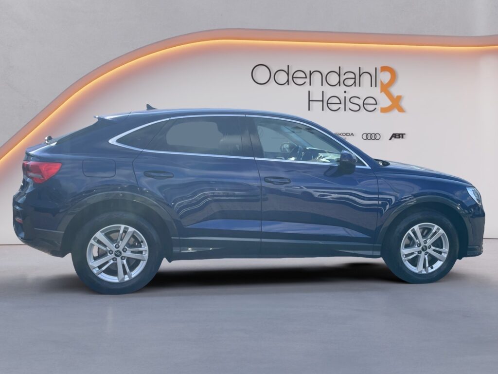 Audi Q3 Exposé-Bild 6