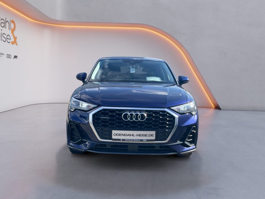 Audi Q3 Exposé-Bild 8