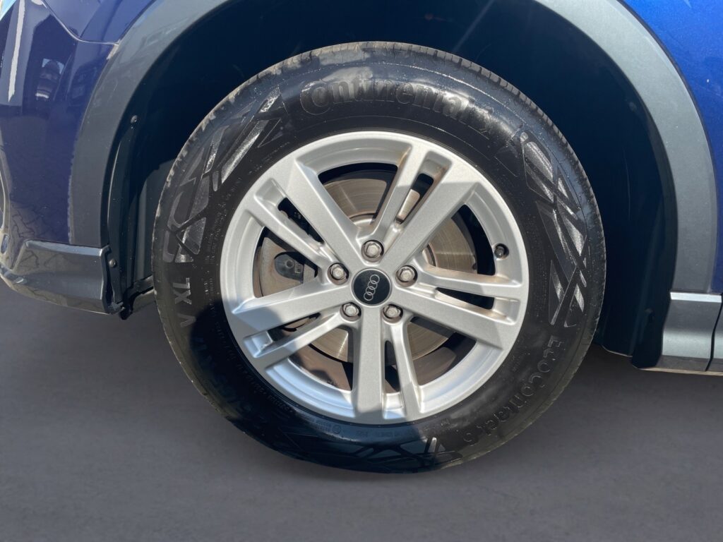 Audi Q3 Exposé-Bild 14