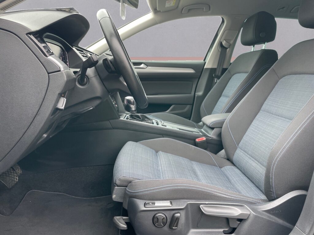 VW Passat Variant Exposé-Bild 9