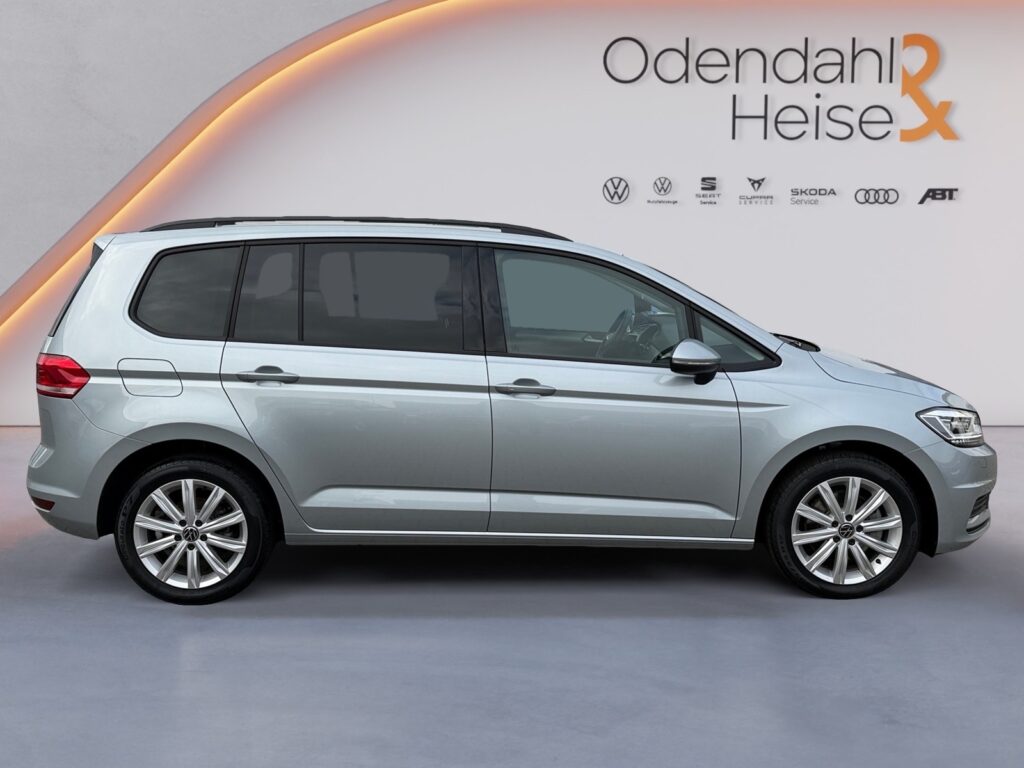 VW Touran Exposé-Bild 6