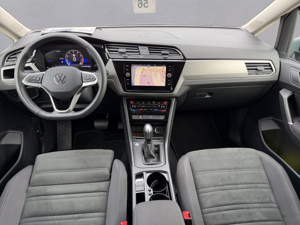 VW Touran Exposé-Bild 10