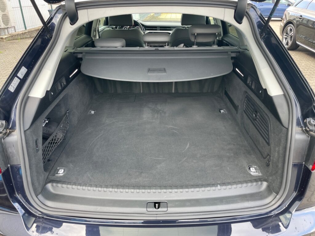 Audi A6 Exposé-Bild 17