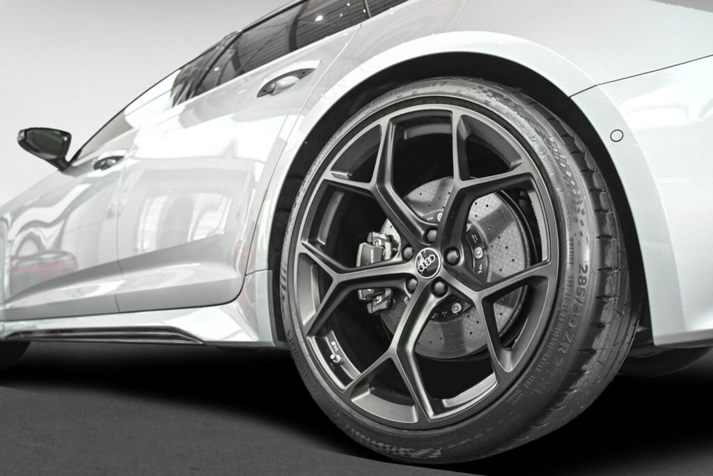 Audi RS6 Exposé-Bild 5