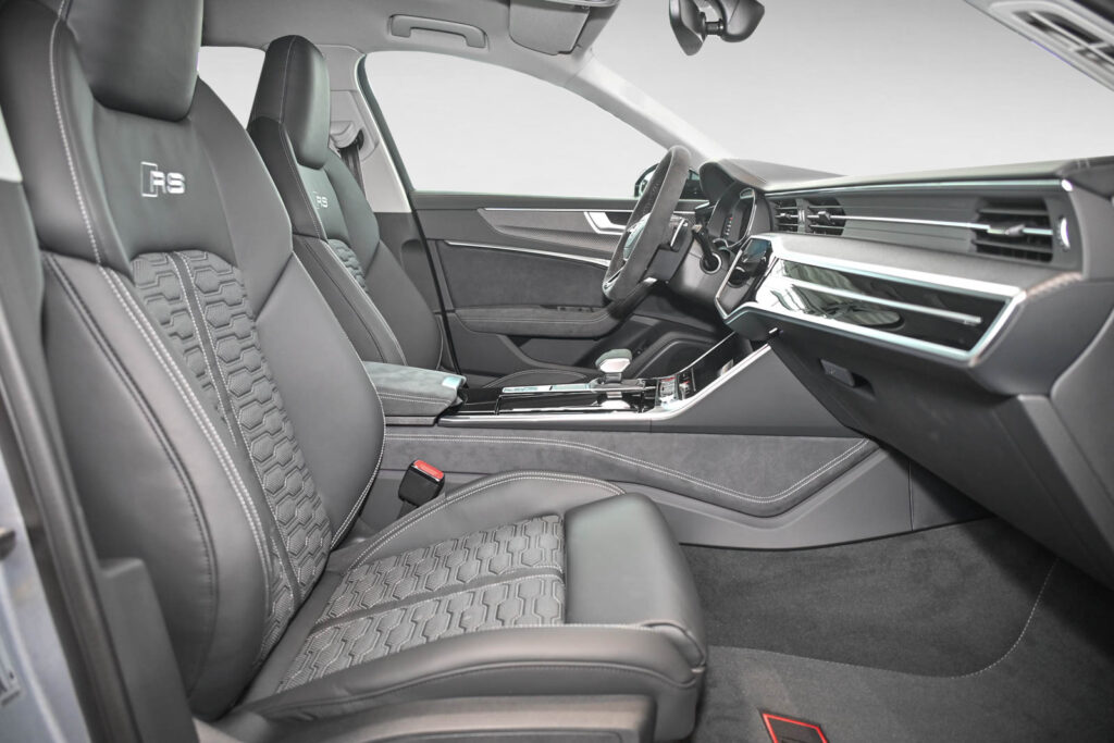 Audi RS6 Exposé-Bild 7