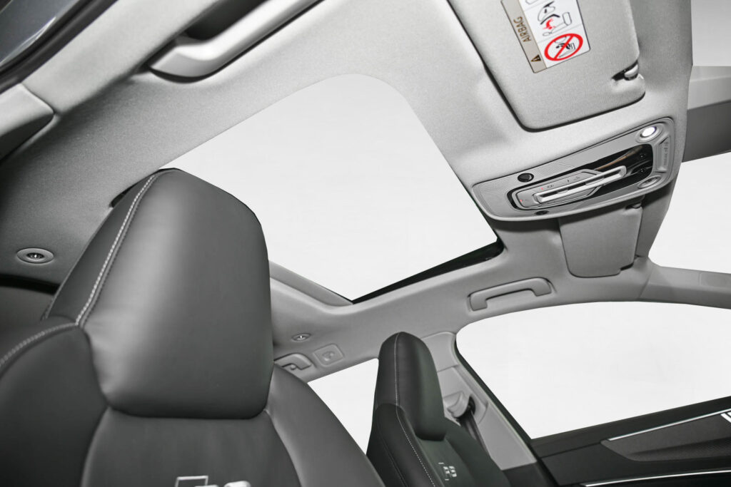 Audi RS6 Exposé-Bild 11