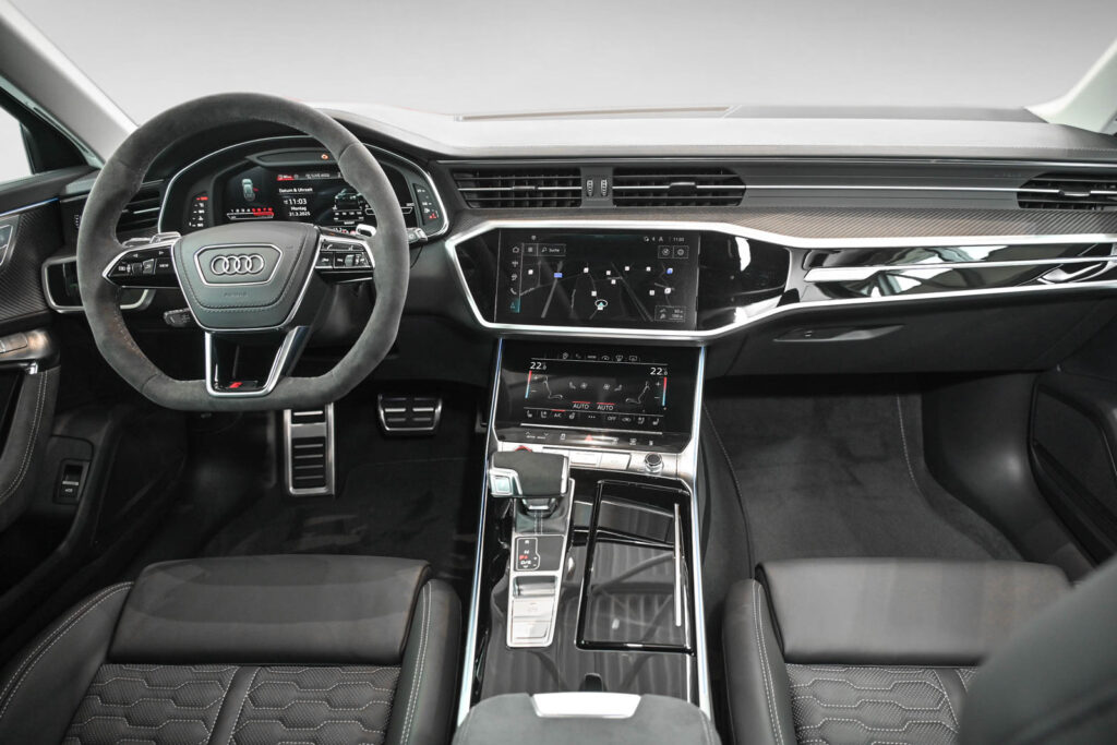 Audi RS6 Exposé-Bild 12