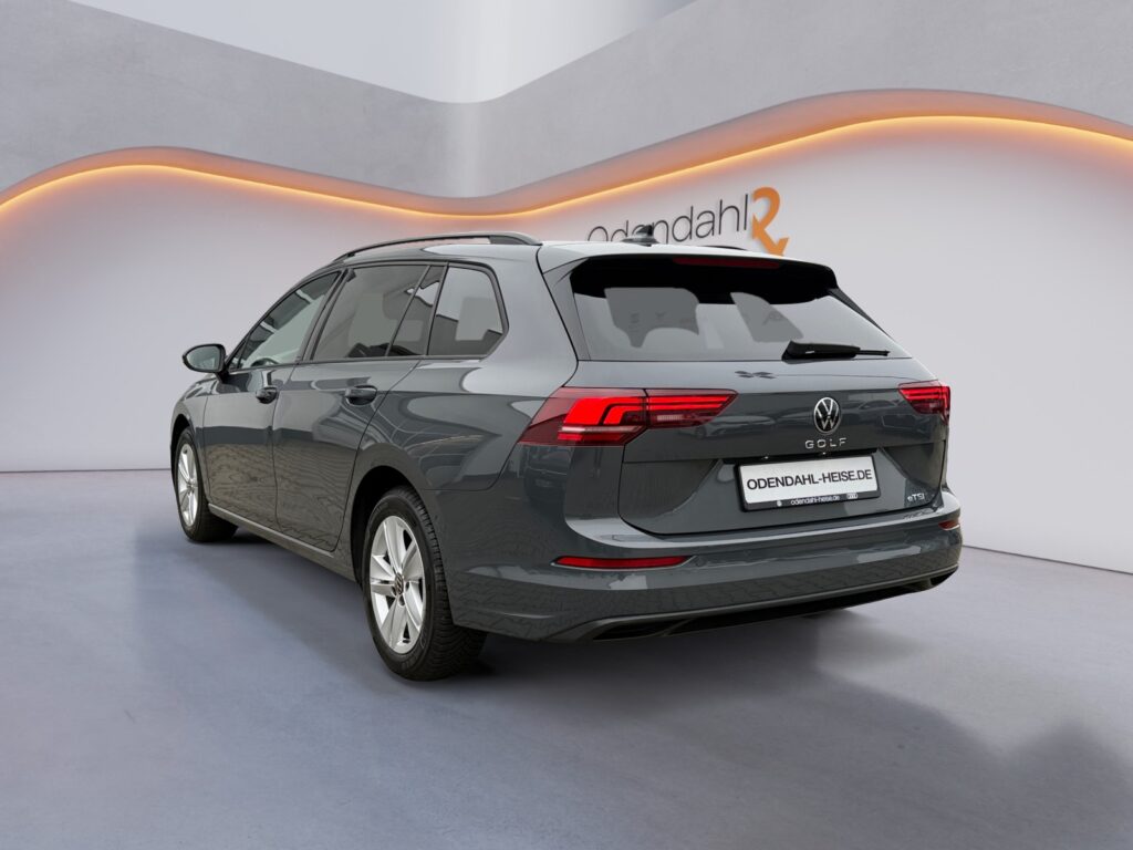 VW Golf Exposé-Bild 3