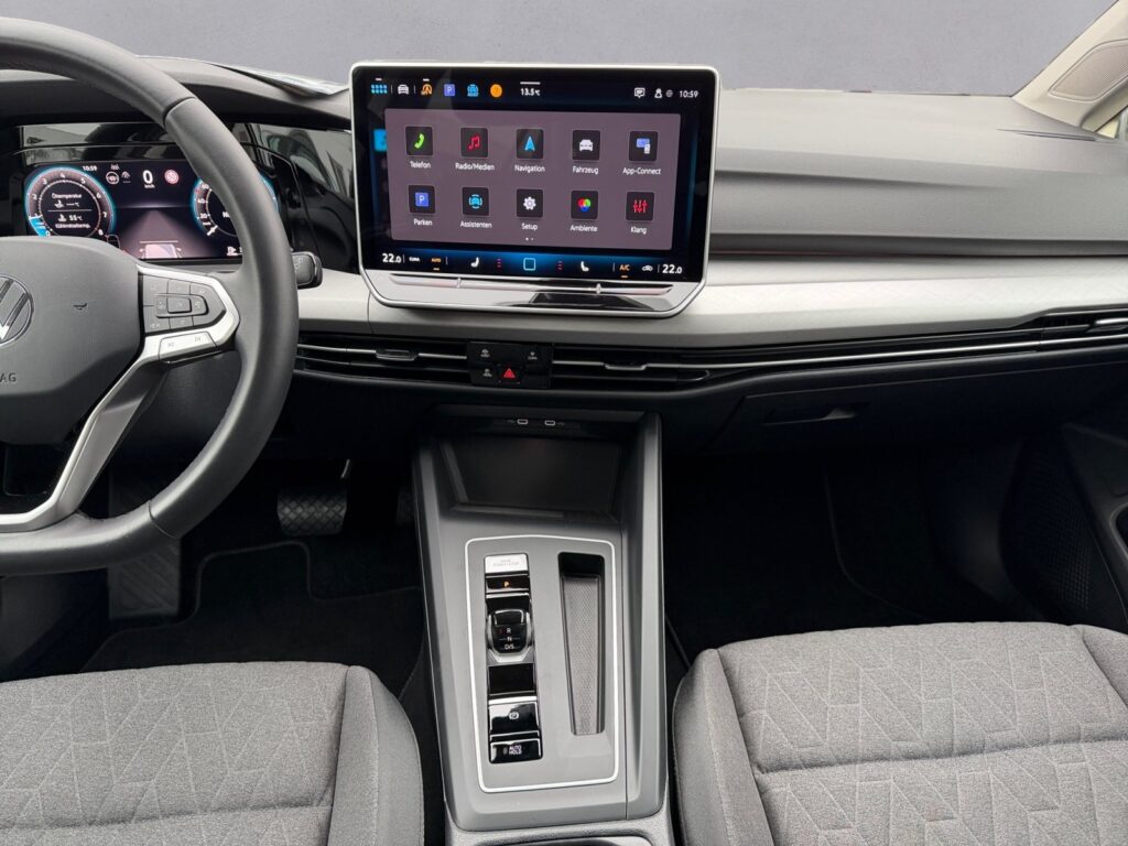 VW Golf Exposé-Bild 11