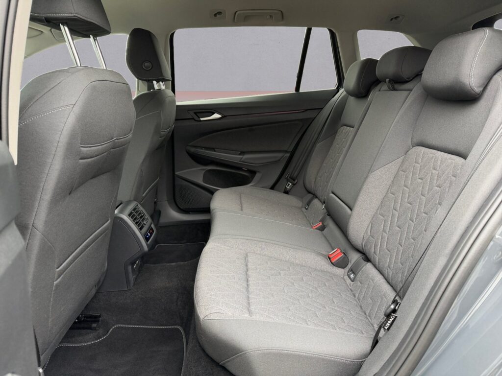 VW Golf Exposé-Bild 13