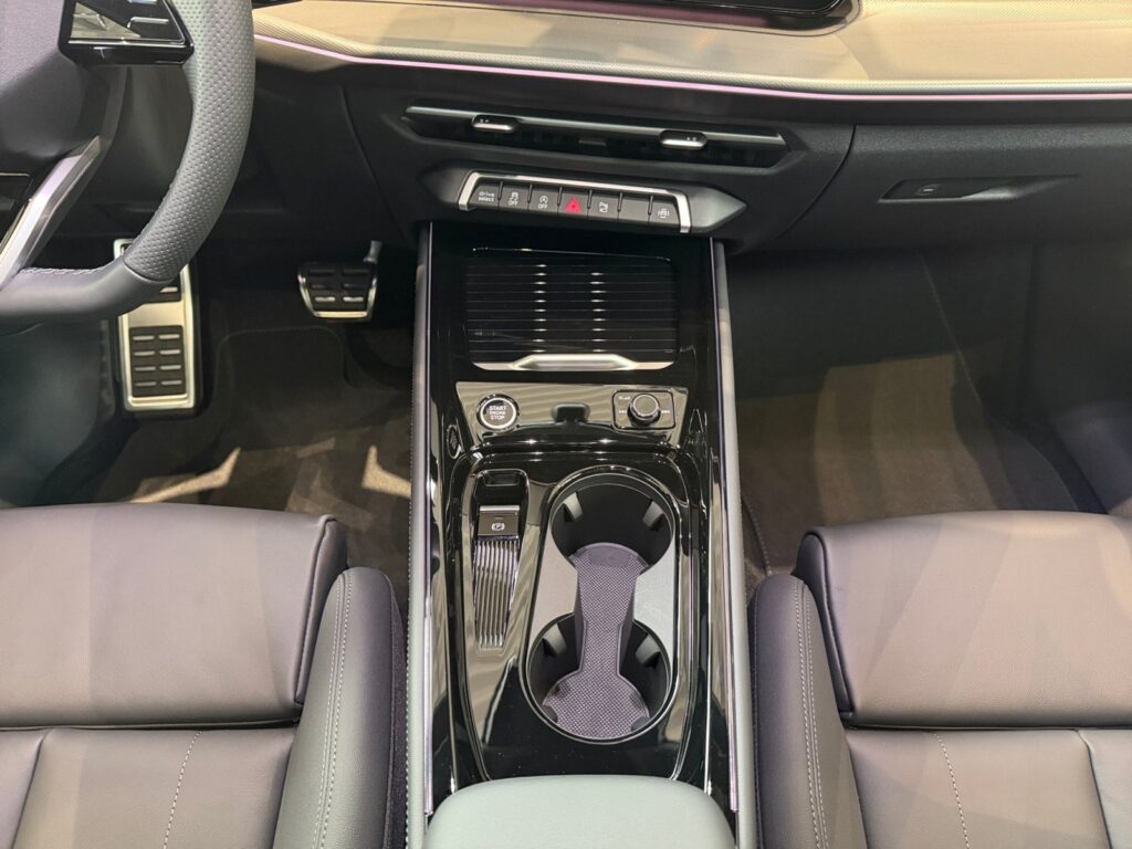 Audi Q3 Exposé-Bild 11