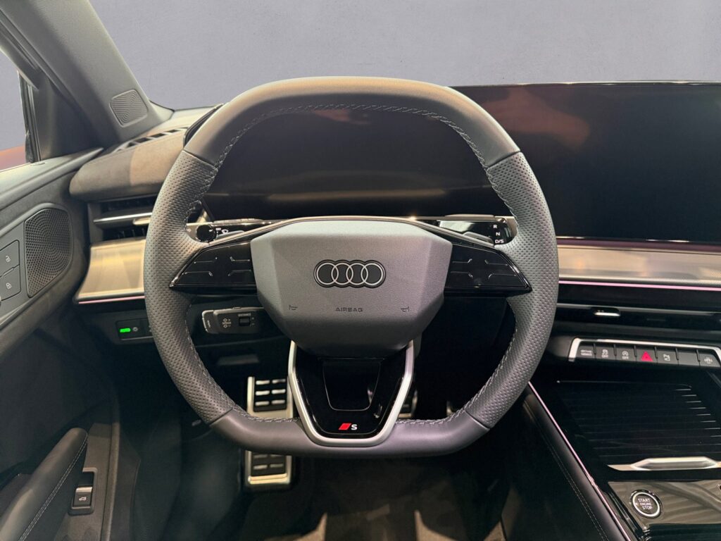 Audi Q3 Exposé-Bild 12