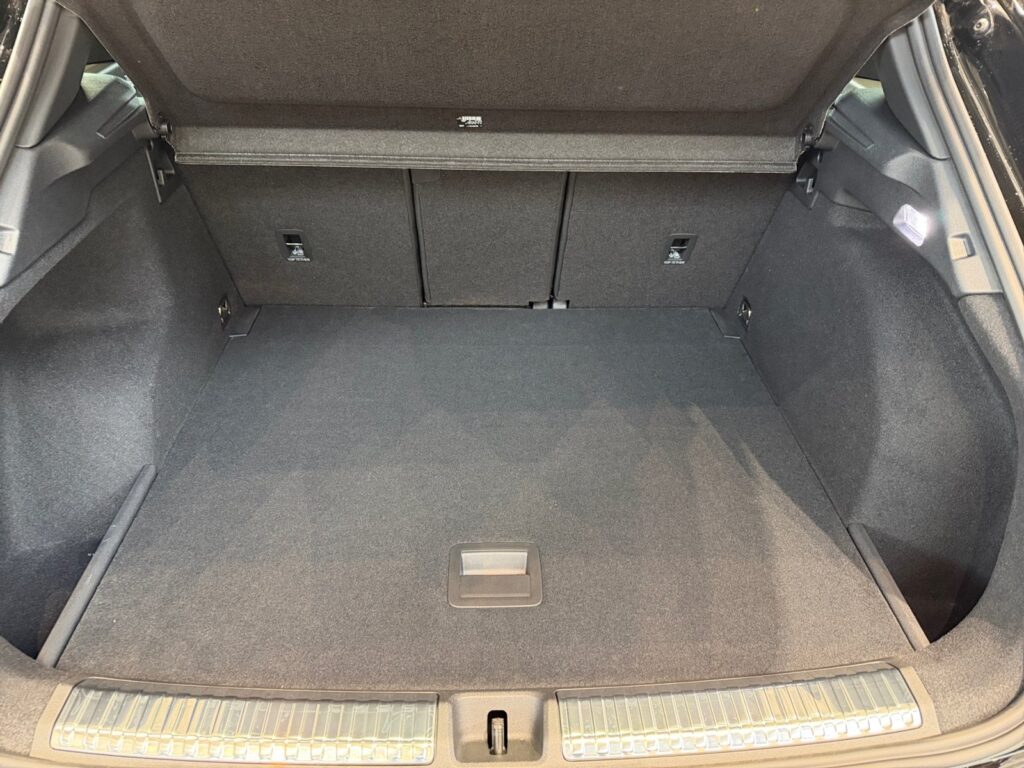 Audi Q3 Exposé-Bild 16