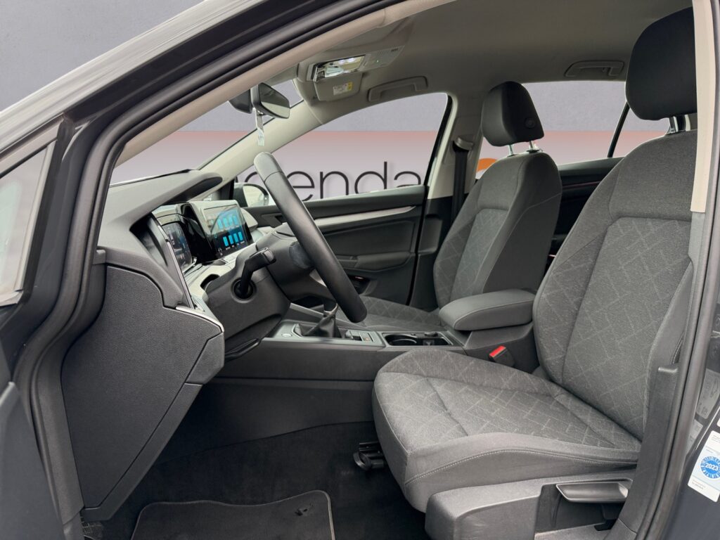 VW Golf Exposé-Bild 7