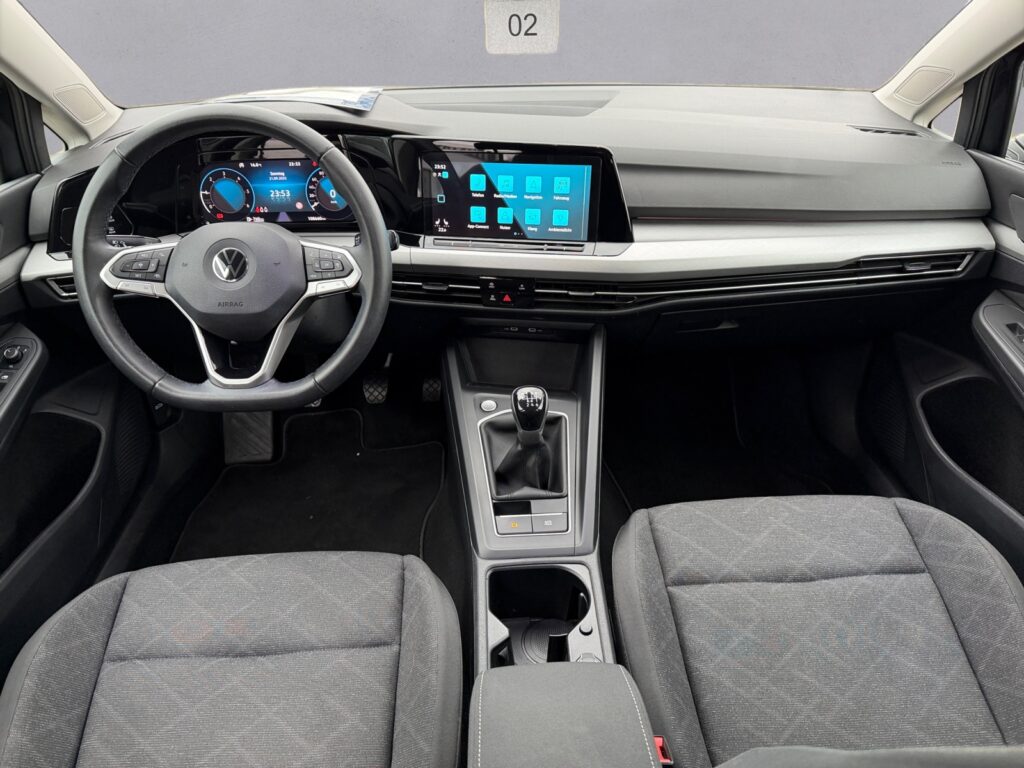 VW Golf Exposé-Bild 8