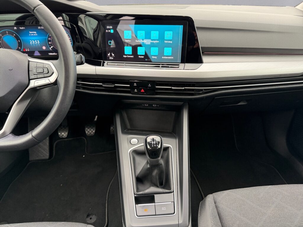 VW Golf Exposé-Bild 9