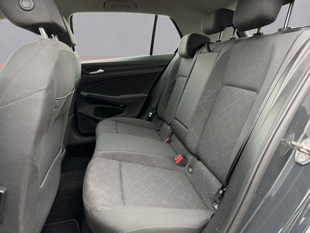 VW Golf Exposé-Bild 11