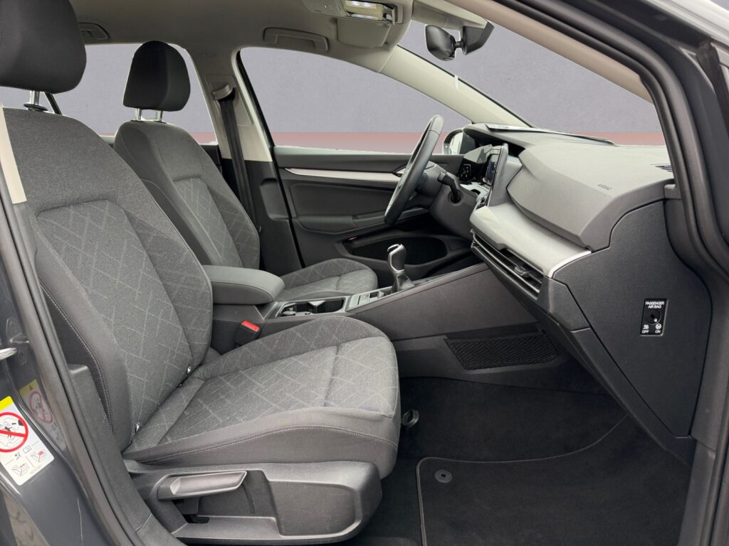 VW Golf Exposé-Bild 12