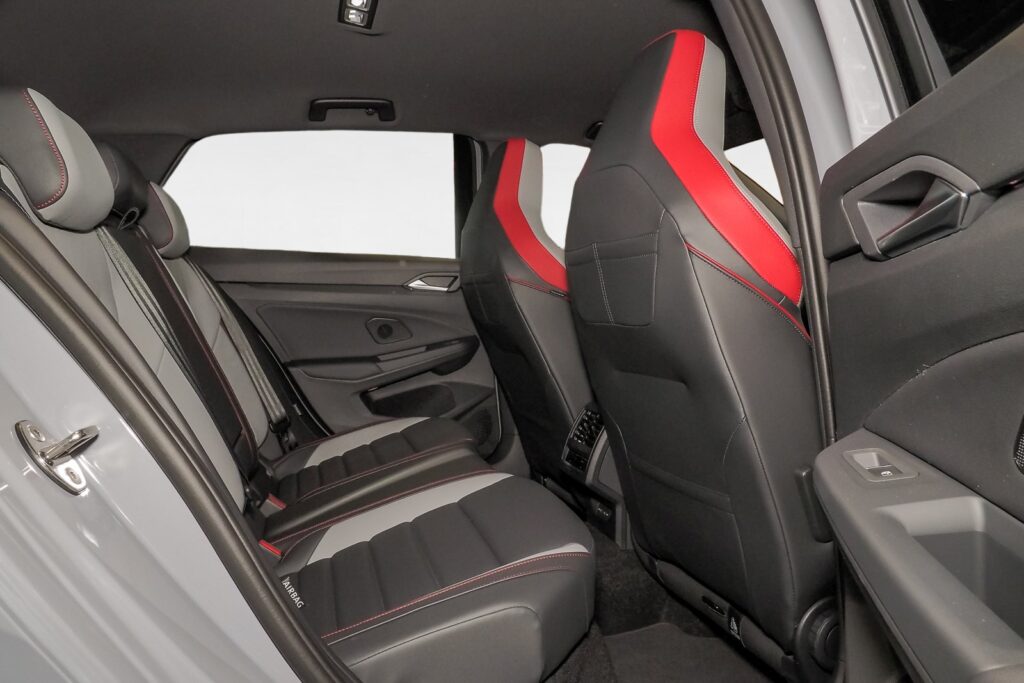 VW Golf Exposé-Bild 10