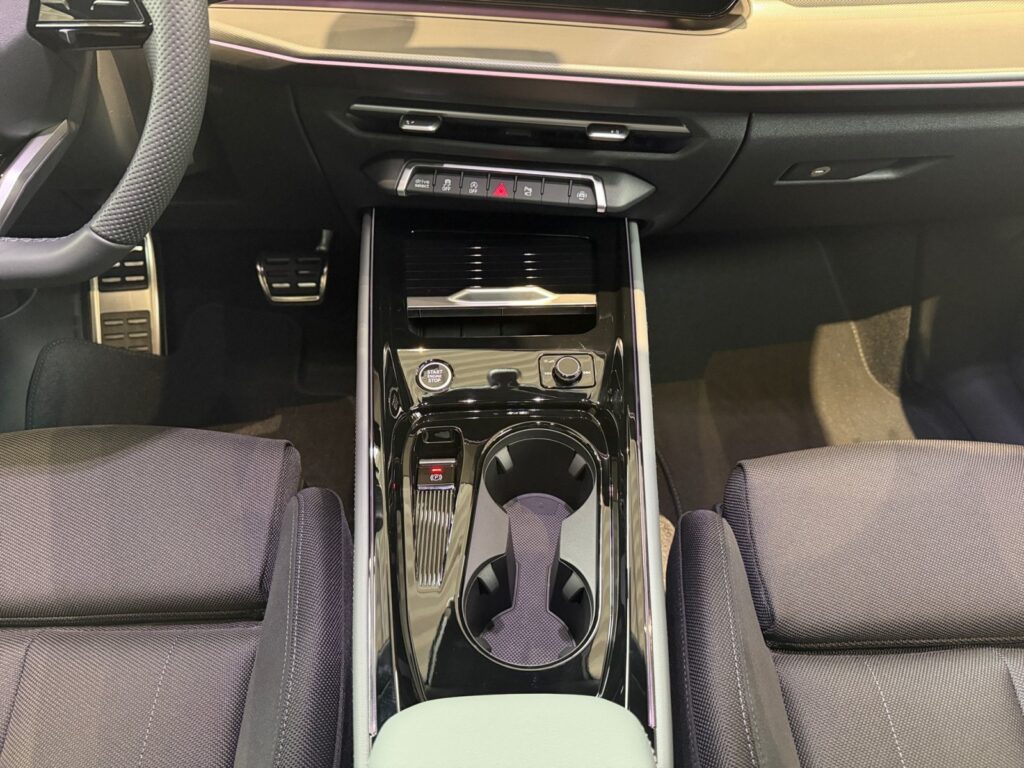 Audi Q3 Exposé-Bild 11