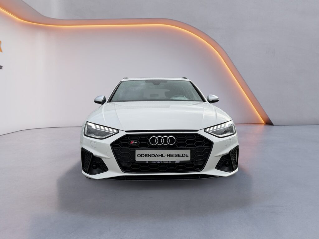 Audi S4 Exposé-Bild 8