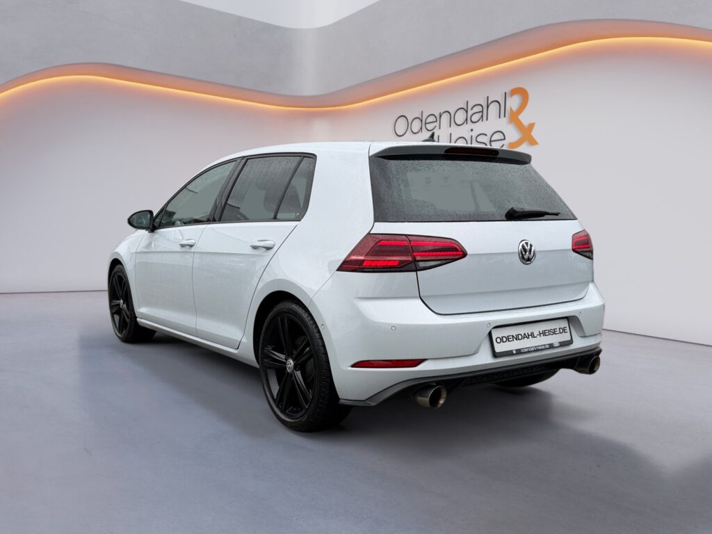 VW Golf Exposé-Bild 4